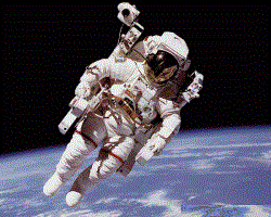 В среднем рост космонавта в космосе увеличивается на 5 см